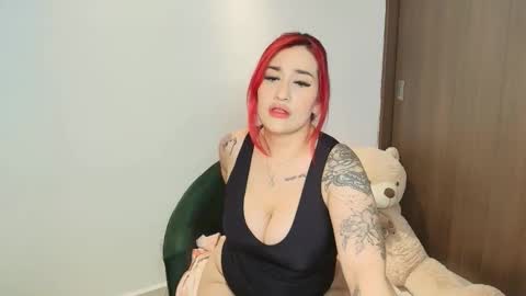 Snapshot of saraevil chatting on 10-28-25, 04:27 Sara online show from 10-28-25, 04:27