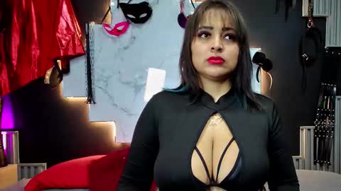 sarah917 online show from 12-18-25, 06:47