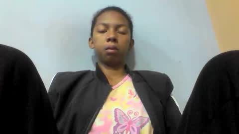 Snapshot of sarah146341 chatting on 05-07-26, 05:13 sarah146341 online show from 05-07-26, 05:13