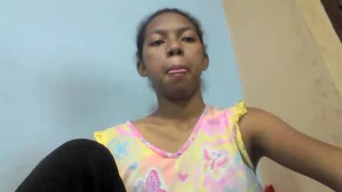 Snapshot of sarah146341 chatting on 05-10-26, 07:19 sarah146341 online show from 05-10-26, 07:19