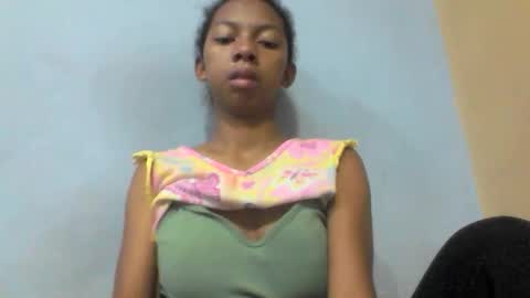 Snapshot of sarah146341 chatting on 05-20-26, 04:40 sarah146341 online show from 05-20-26, 04:40