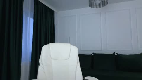 sarah l0v3 online show from 12-17-25, 05:35