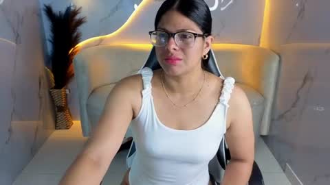 Snapshot of sarah_bay_tx chatting on 07-12-26, 12:40 sarah_bay_tx online show from 07-12-26, 12:40