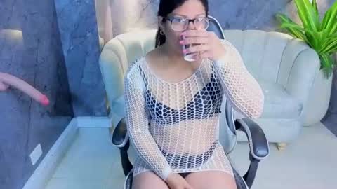 Snapshot of sarah_bay_tx chatting on 07-26-26, 12:34 sarah_bay_tx online show from 07-26-26, 12:34