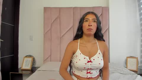 Snapshot of sarah_collens_ chatting on 05-12-26, 11:40 sarah_collens_ online show from 05-12-26, 11:40