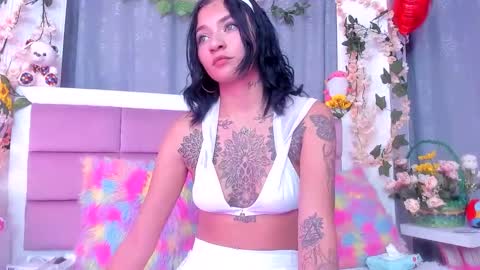 Snapshot of sarah_curtis chatting on 02-26-26, 03:49 Sarah online show from 02-26-26, 03:49