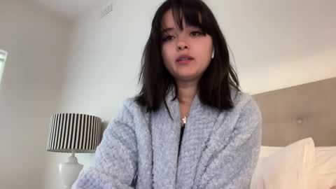 Snapshot of sarah_heart_aus chatting on 12-28-24, 07:00 Sarah Heart Aus online show from 12-28-24, 07:00