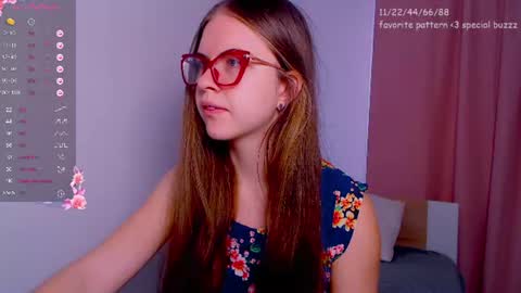 Snapshot of sarah_hs chatting on 07-08-26, 02:49 Sarah online show from 07-08-26, 02:49