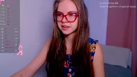 Snapshot of sarah_hs chatting on 07-13-26, 01:30 Sarah online show from 07-13-26, 01:30