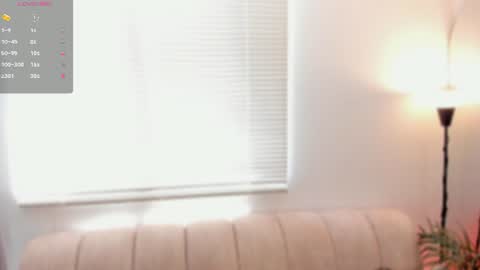 Snapshot of sarah_jacobbs chatting on 06-27-26, 05:07 online show from 06-27-26, 05:07