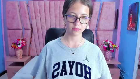 Snapshot of sarah_sweett_ chatting on 02-28-25, 08:07 Sarah online show from 02-28-25, 08:07