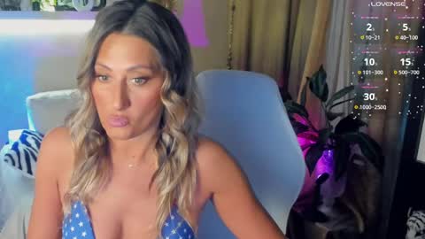 Snapshot of sarahholly chatting on 05-24-26, 04:34 Divine Sarah NONUDE model online show from 05-24-26, 04:34