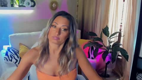 Snapshot of sarahholly chatting on 05-26-26, 07:48 Divine Sarah NONUDE model online show from 05-26-26, 07:48