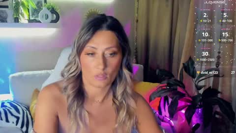 Snapshot of sarahholly chatting on 05-30-26, 03:53 Divine Sarah NONUDE model online show from 05-30-26, 03:53