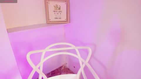 Sarahnovoa  online show from 01-09-26, 08:21