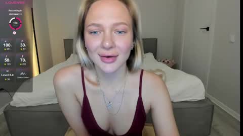 Snapshot of sarahphyllis chatting on 05-15-26, 07:32 sarahphyllis online show from 05-15-26, 07:32