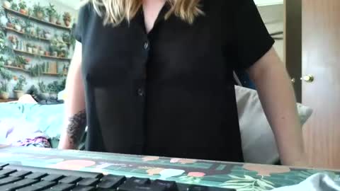 Sarah online show from 07-30-26, 05:12