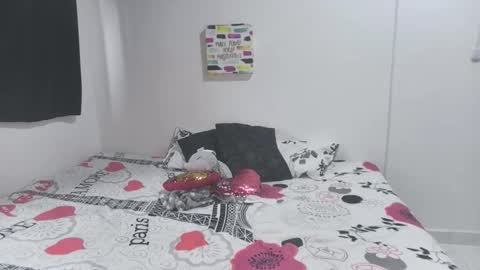 Sarah  online show from 09-25-25, 07:06