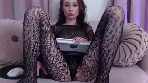 Snapshot of saraiangel chatting on 09-13-25, 08:41 Sarai online show from 09-13-25, 08:41