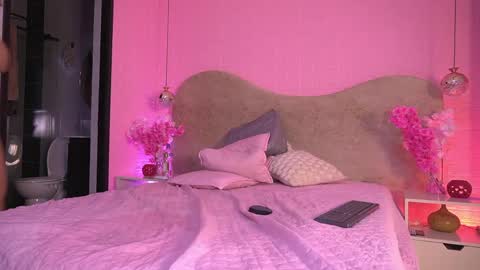 Snapshot of sarak_ chatting on 05-31-26, 06:09 Sara online show from 05-31-26, 06:09