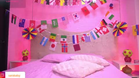 Snapshot of sarak_ chatting on 06-18-26, 11:58 Sara online show from 06-18-26, 11:58