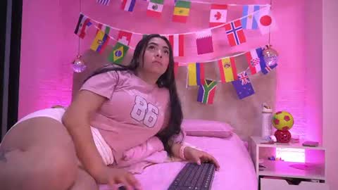 Snapshot of sarak_ chatting on 07-06-26, 11:51 Sara online show from 07-06-26, 11:51
