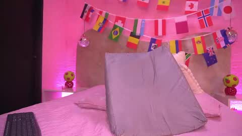 Snapshot of sarak_ chatting on 07-07-26, 11:58 Sara online show from 07-07-26, 11:58