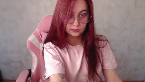 Snapshot of sarakinski chatting on 06-20-26, 12:08 Sara online show from 06-20-26, 12:08