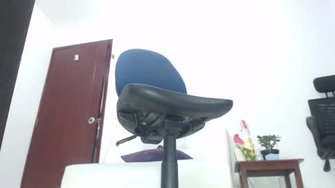 Saraloves online show from 03-04-26, 10:54