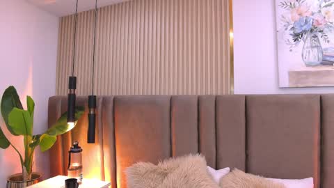 Snapshot of saralugo chatting on 05-25-26, 08:04 Sara Lugo online show from 05-25-26, 08:04