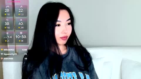 Mia online show from 12-16-24, 11:44