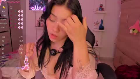 Snapshot of saraowens1 chatting on 07-28-26, 02:13 saraowens online show from 07-28-26, 02:13