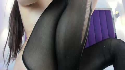 Sara   online show from 02-19-25, 05:05