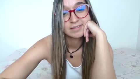 Snapshot of sarasteele chatting on 03-08-25, 08:25 sara online show from 03-08-25, 08:25