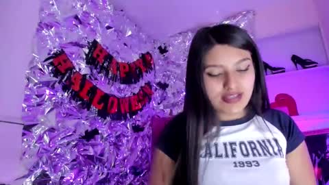 sarastonesx online show from 10-25-25, 08:00