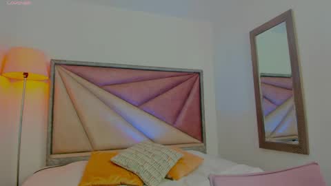 Snapshot of sarawagner_ chatting on 05-18-26, 12:07 online show from 05-18-26, 12:07
