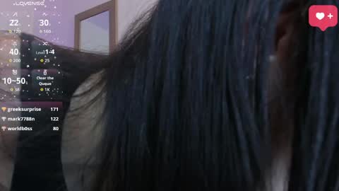 Snapshot of sarawagner_ chatting on 05-26-26, 12:06 online show from 05-26-26, 12:06