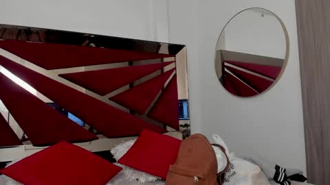 Snapshot of sarawagner_ chatting on 05-30-26, 06:16 online show from 05-30-26, 06:16