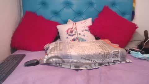 Sara Wills online show from 09-26-25, 02:10