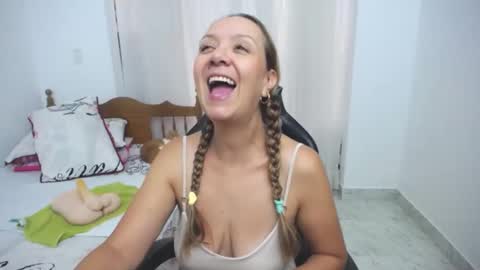 saray1221 online show from 02-16-25, 05:37