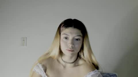 Snapshot of saray2312 chatting on 05-29-26, 11:47 Saray online show from 05-29-26, 11:47
