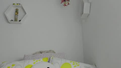 Snapshot of saray2312 chatting on 06-08-26, 08:09 Saray online show from 06-08-26, 08:09