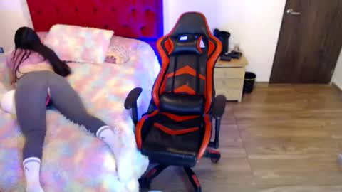 Snapshot of saray_honey1 chatting on 05-25-26, 08:37 saray online show from 05-25-26, 08:37