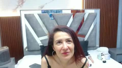 saray_hot202cl online show from 10-27-25, 03:54