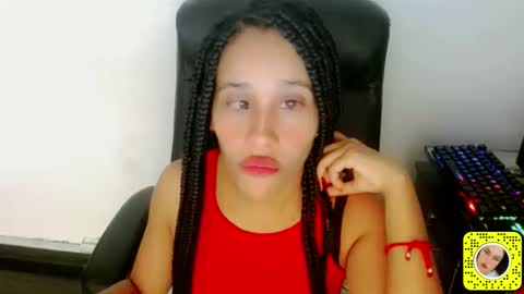 Snapshot of saraylittle chatting on 11-15-25, 03:59 Saray online show from 11-15-25, 03:59