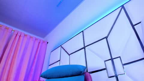 Snapshot of sarayroyse chatting on 12-24-24, 08:38 Saray online show from 12-24-24, 08:38