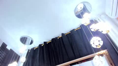 Snapshot of sarayroyse chatting on 10-13-25, 07:36 Saray online show from 10-13-25, 07:36