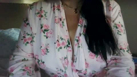Snapshot of saretta46 chatting on 04-27-26, 11:25 Sara online show from 04-27-26, 11:25