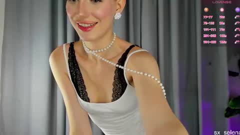 Snapshot of sarilit chatting on 06-13-26, 02:20 Your Selena 3 online show from 06-13-26, 02:20