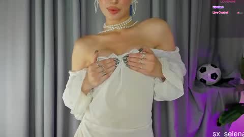 Snapshot of sarilit chatting on 07-05-26, 04:19 Your Selena 3 online show from 07-05-26, 04:19